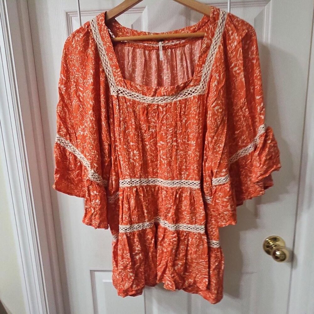 Free People Top Size M Orange Floral Lace Trim Blouse
